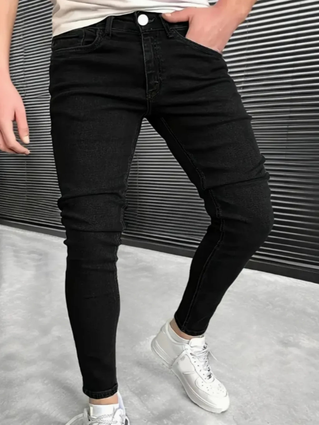 Men’s Slim Fit Black Jeans, Mid-Weight Denim, Tailored Fit