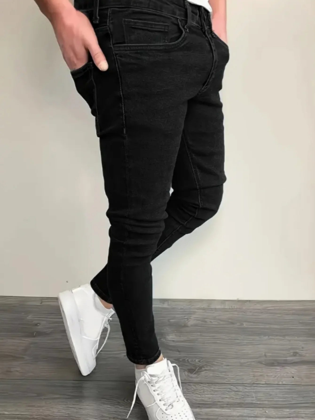 Men’s Slim Fit Black Jeans, Mid-Weight Denim, Tailored Fit