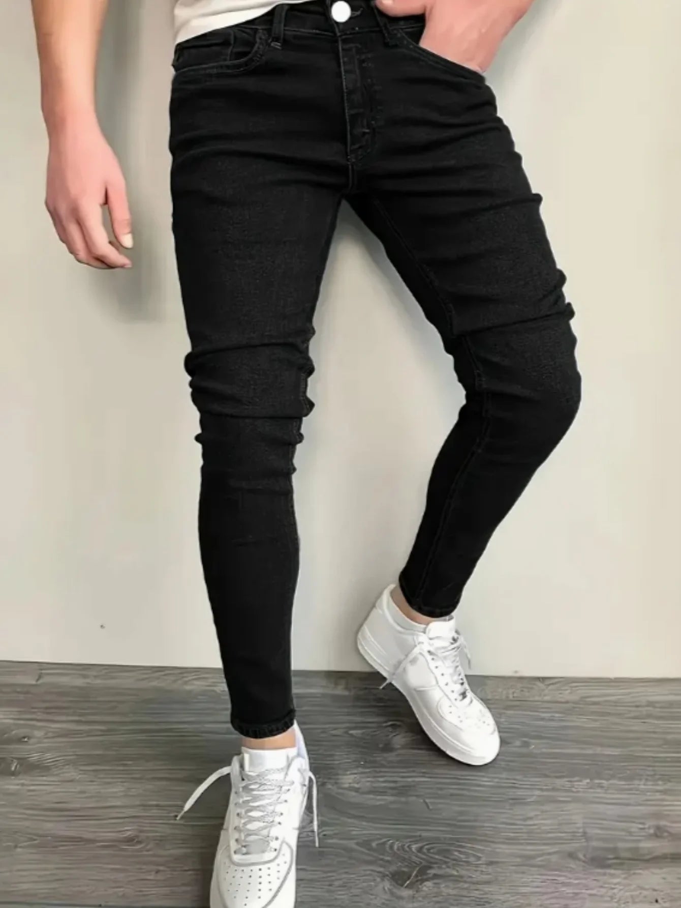 Men’s Slim Fit Black Jeans, Mid-Weight Denim, Tailored Fit