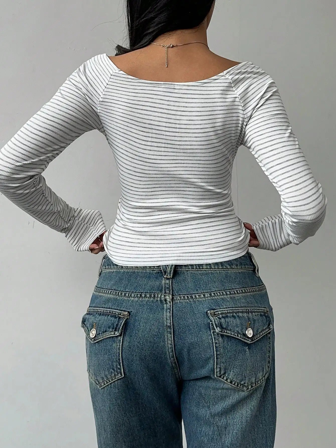 Women's Striped Long Sleeve Cropped Knitted Top with Scoop Neck, Fitted Casual Tee
