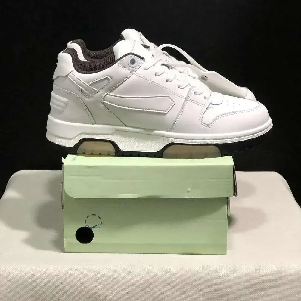 2025 Fashion Slim Arrow Sport men sneakers Women Sneaker non-slip Non-soles classics Leather Zip